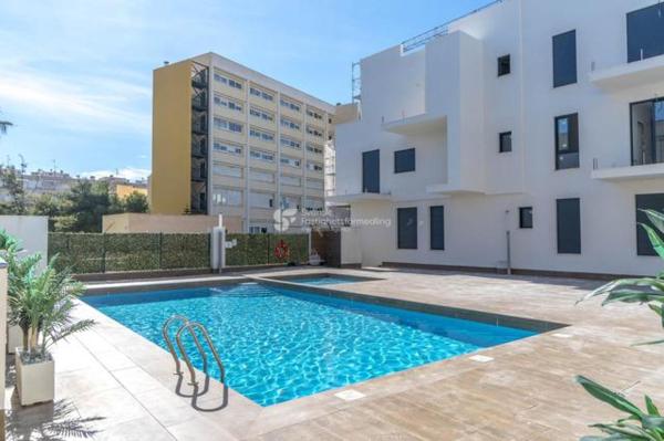JERAMY Appartement, Забронировать  Отели Торревьеха с бассейном, Бассейн
