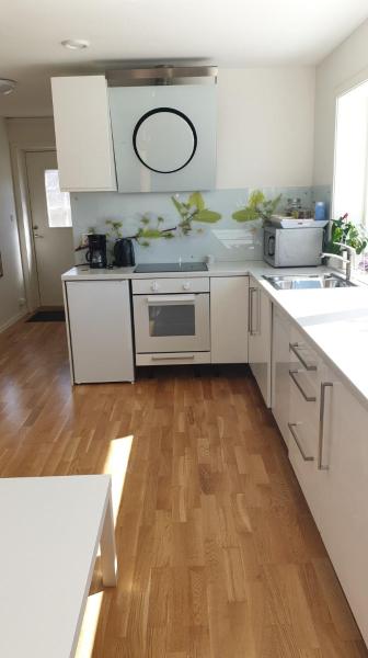 Modern basement apartments Stavanger, Sola airport, Kjerag, Preikestolen, Забронировать  Ставангер Ругаланн