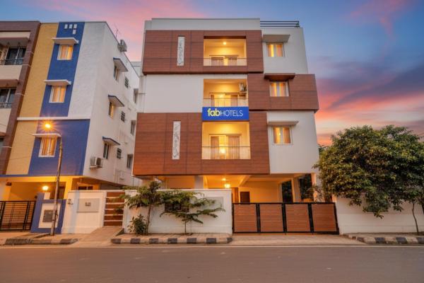 FabHotel Pavis Inn, Забронировать  Торайпаккам Ченнаи