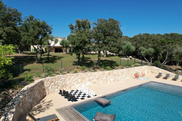 Villa Arbevhio, Забронировать  Отели South Corsica с парковкой, Парковка