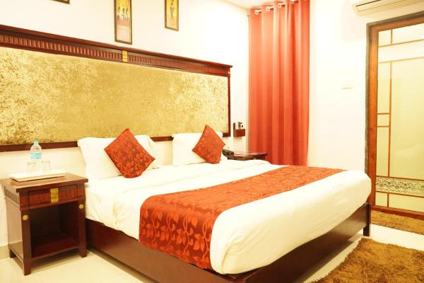 Hotel Eleven Heights ,Bhopal, Забронировать Отель Отели Бхопала 3 звезды, 3*
