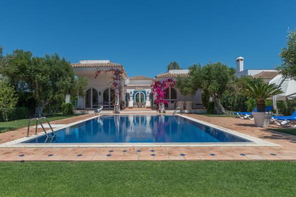 Villa Orquidea, Забронировать  Отели Los Alcornocales Natural Park с парковкой, Парковка