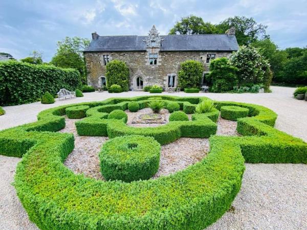 Manoir de Kerledan, Забронировать  Каре-Плугер 