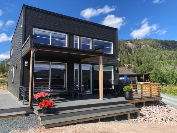 Modern lakehouse with jacuzzi & sauna, near golf and alpine, Забронировать Дом для отпуска Врадал Vestfold og Telemark