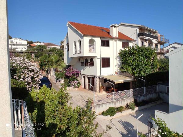 Apartment in Okrug Gornji 6132, Забронировать Апартаменты/квартира Трогир Ciovo Island
