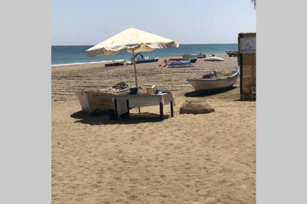 Villa Matilde Modern 2 Bedroom Apartment Close to Beach, Забронировать Апартаменты/квартира Отели Сан-Луис-де-Сабинильяс с парковкой, Парковка