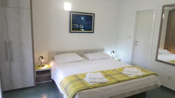 Beachfront Apartments Vala with a swimming pool