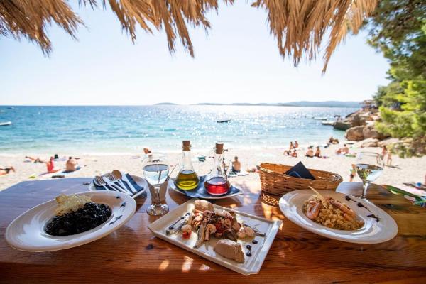 Beachfront Apartments Vala with a swimming pool