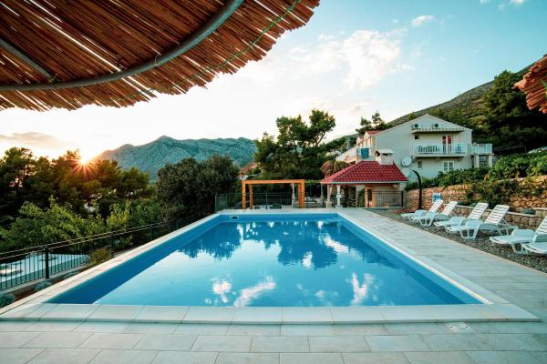 Beachfront Apartments Vala with a swimming pool