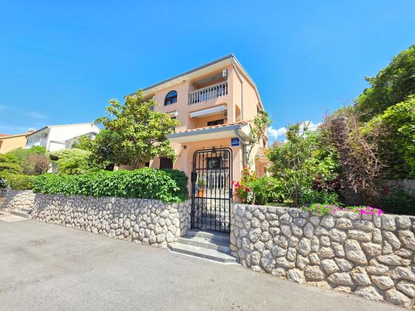 ELMA Apartments in a quiet area, Забронировать Апартаменты/квартира Отели Приморско-Горанской жупания с парковкой, Парковка