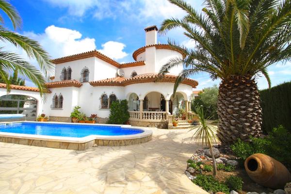 Miami Playa Villas Granada, Забронировать  Отели El Baix Camp с парковкой, Парковка