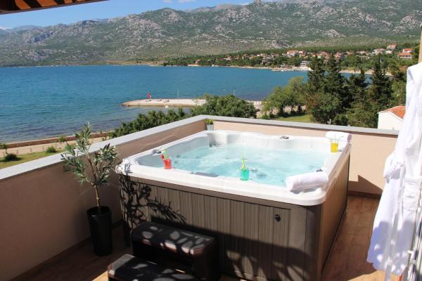 Apartment Dinko, 预订  洛瓦尼斯卡 Starigrad-Paklenica Riviera