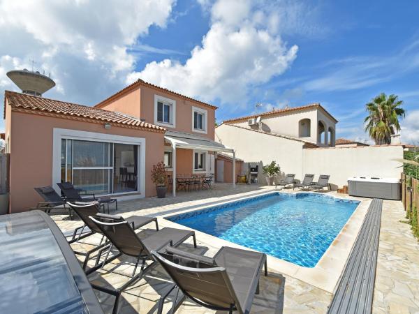 Villa in Le Grau du Roi near Flamingo Lagoon, Забронировать  Ле-Гро-дю-Руа Камарг