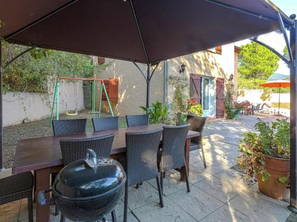 Provencal Holiday Home in Bormes-les-Mimosas with Pool, Забронировать  Борм-ле-Мимоза Mimosa Road