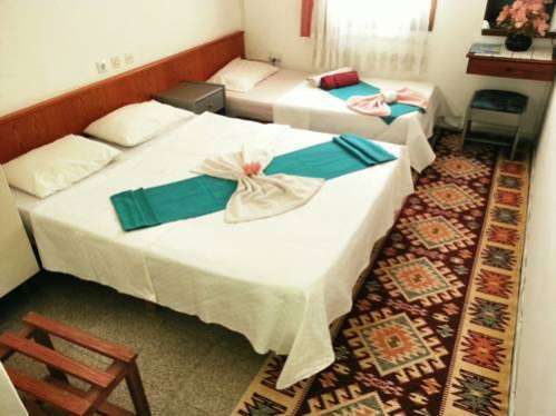 Parmis Rooms