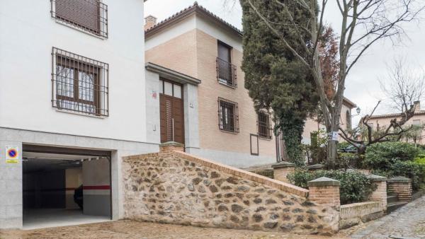 Apartamentos San Juan de los Reyes by Toledo AP