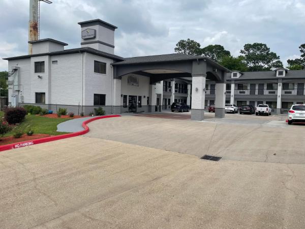 Super Stay Inn Humble IAH East