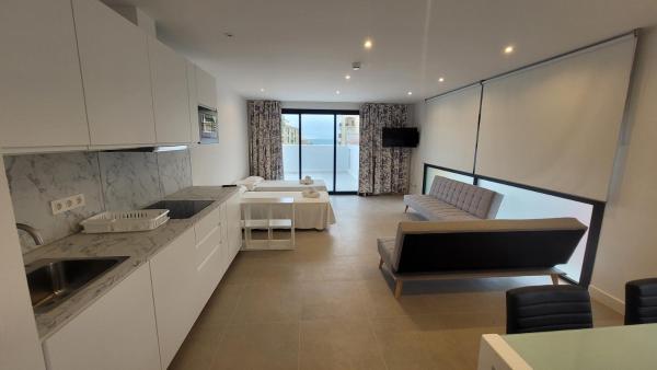 hostal San luis apartamentos, Забронировать  Сан-Луис-де-Сабинильяс Коста-дель-Соль