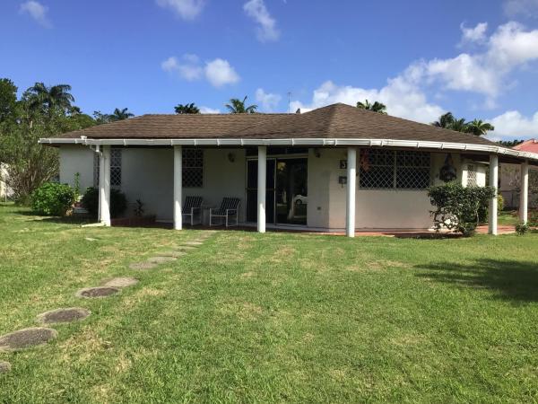 Tropical Villa Apartment, 预订  Saint Joseph 圣彼得教区