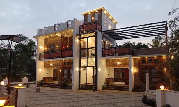 RiverBank Gardens, Mananthavady, Wayanad, Забронировать  Отели штата Кералы с парковкой, Парковка