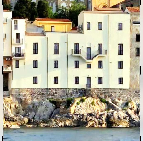 Palazzo Cettina Sul Mare, Забронировать  Чефалу Madonie Regional Natural Park