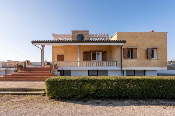 Villa Tubola, Забронировать  Отели в центре Лиццанелло, в центре