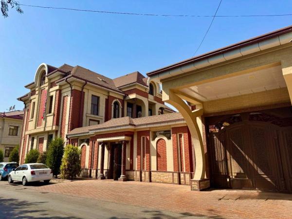 Cosmos Hotel, Забронировать  Отели Ташкента с парковкой, Парковка