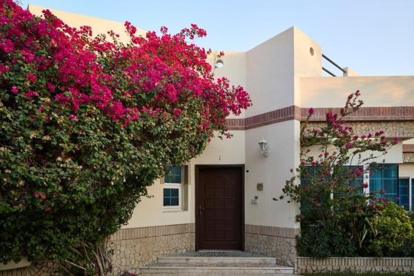 Unique Emirati Stay & Local Charm Villa 1, Забронировать  Дубай Эмират Дубай, рядом с Abaya Mall