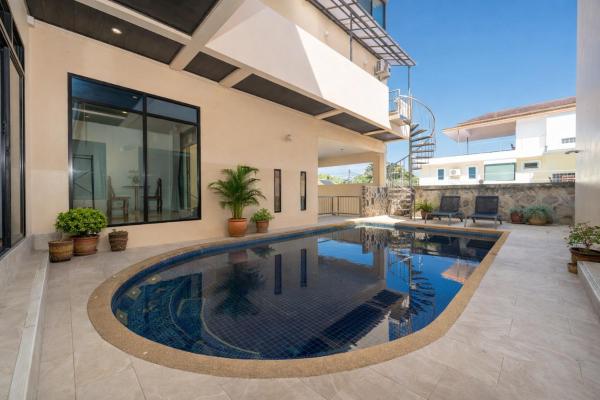 5BR Pool Villa Rosso, Забронировать  Отели Пхукета с бассейном, Бассейн