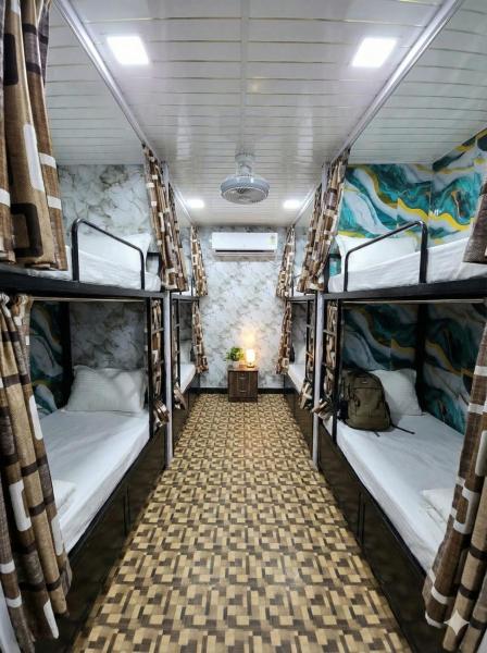 Nithyanand Male Cabinstay dormitory, Забронировать  Мумбай Mumbai Region