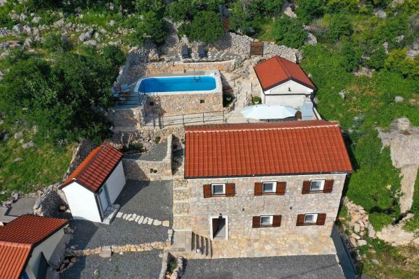 Villa with Pool in Prizna-Velebit Riviera 54642, Забронировать  Vranjak Лицко-Сеньская жупания