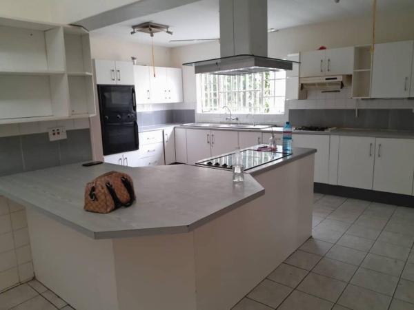 Primestay Homestead, Забронировать  Отели Габороне с бассейном, Бассейн