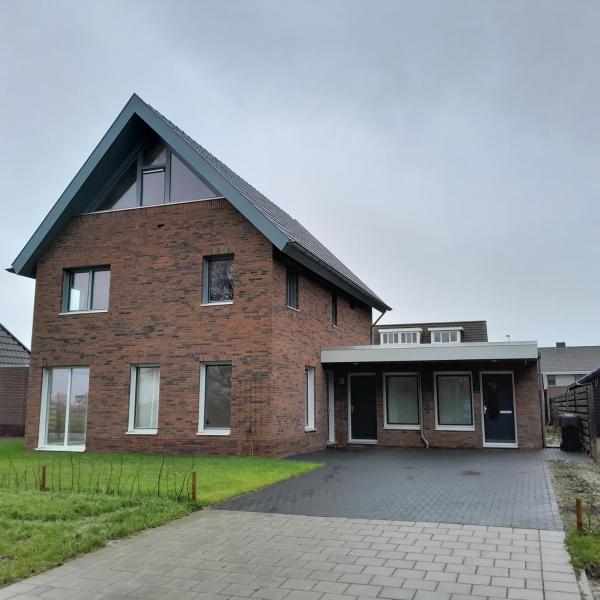 Ons huis, Забронировать  Leens Гронинген