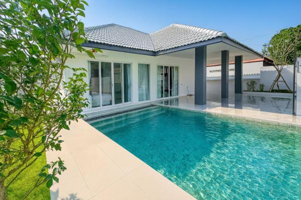 芭提雅中天海滩度假别墅 4卧5卫2厅大户型 紧邻海滩 泳池大别墅 度假 聚会 团建最好的选择, Забронировать  Джомтьен-Бич 