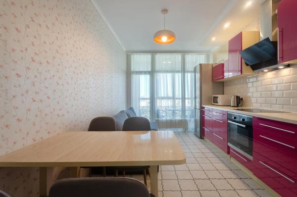 18-90b Kvartet, Vasyl Lypkivskyi 16b, Kyiv, railway station, metro nearby, stunning city view, Petrovdom Apartment, Забронировать Апартаменты/квартира Киев Киевская область, рядом с Киев-Пассажирский вокзал