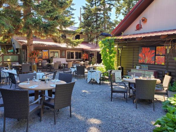 Laughing Horse Lodge, Забронировать  Бигфорк Flathead Valley