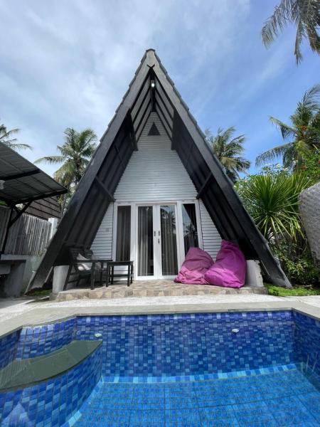 Resort Gili Trawangan - Privat Pool Bungalow, Забронировать  Отели островов Гилей с бассейном, Бассейн