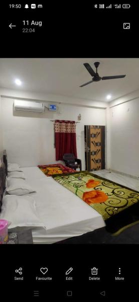 Manglam House, Забронировать  Отели Айодхья с парковкой, рядом с Babri Masjid, Парковка
