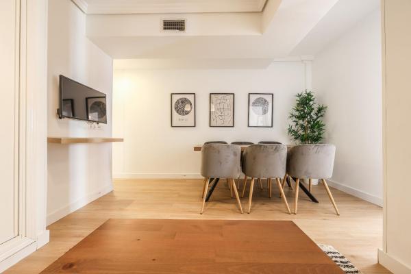Tirso de Molina Grand Luxury Apartments & Spacious Suites, Забронировать  Мадрид Провинция Мадрид, рядом с Neptuno Square