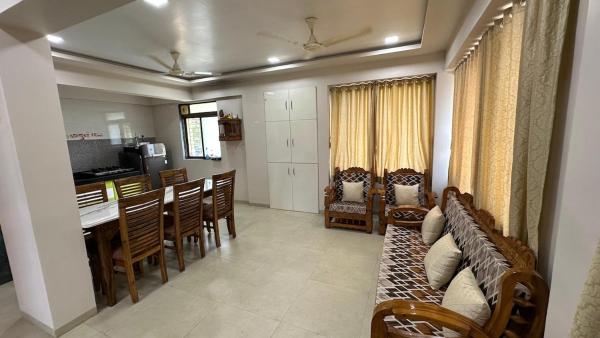 Cool Breeze Villa, Забронировать  Отели штата Махараштры с бассейном, Бассейн