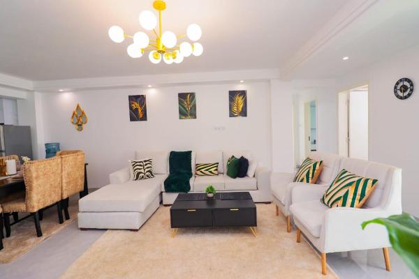 classy executive two bedroom apartment with fully equipped gym ample parking space swimming pool children playing ground and amazing scenic views, Забронировать Апартаменты/квартира Отели Найроби Каунти с бассейном, Бассейн
