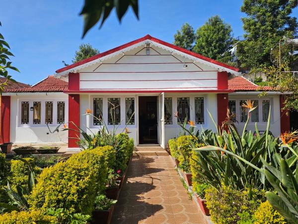 The Cottage Coonoor- Aaleahyah Sunshine, Забронировать  Отели штата Тамилнада с парковкой, Парковка
