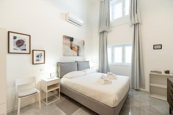 Acero & Ibisco Suites - Milano Repubblica by InnStay, Забронировать  Отели Милана с парковкой, рядом с Чентрале, Парковка