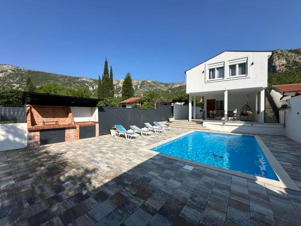 Villa Sale Buna, Забронировать  Отели Мостар с парковкой, Парковка