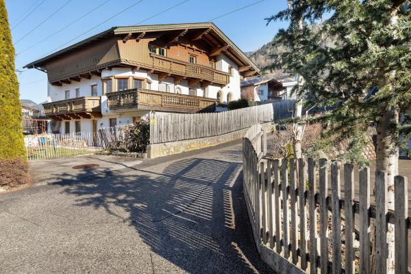Haus Hart Im Zillertal, Забронировать  Helfenstein Тироль