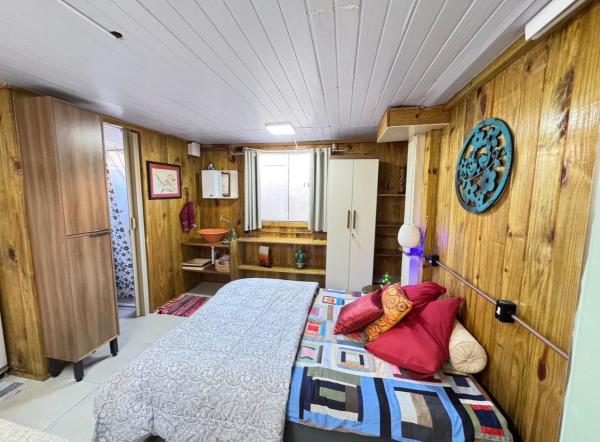 Casa de 1 quarto a cinco minutos da praia, Забронировать  Флорианополис South of Brazil