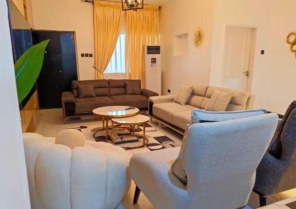 Signature Apartments, Забронировать  Отели Варри с парковкой, Парковка