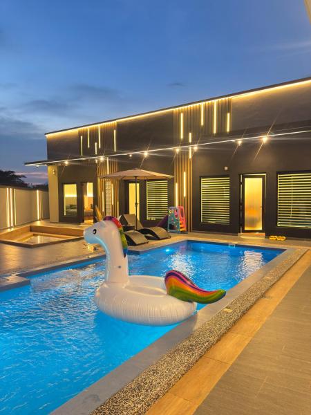 LYL 108 Private Pool Villa, Забронировать  Отели Ипоха с бассейном, рядом с Minerals and Geoscience Department, Бассейн