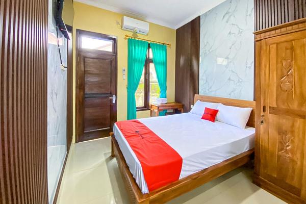 RedDoorz Syariah Permata Inn near Alun-Alun Cilacap, Забронировать  Чилачап провинция Центральная Ява