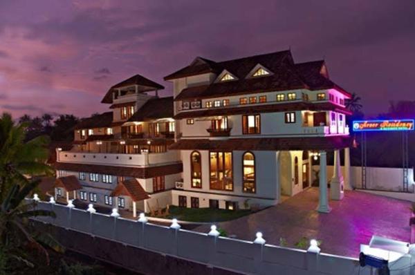 Hotel Aroor RESIDENCY, Забронировать  Джамб штат Махараштра